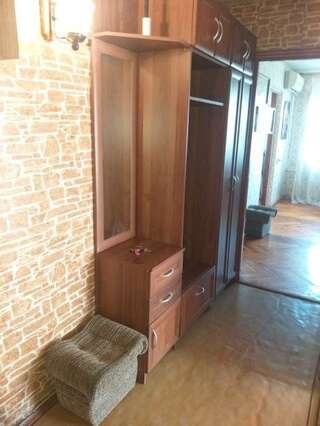 Апартаменты 3-комнатная квартира Мариуполь-1