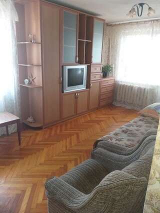 Апартаменты 3-комнатная квартира Мариуполь-2