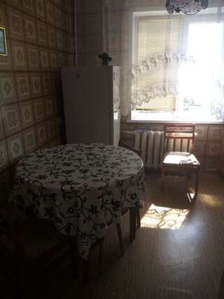 Апартаменты 3-комнатная квартира Мариуполь-7